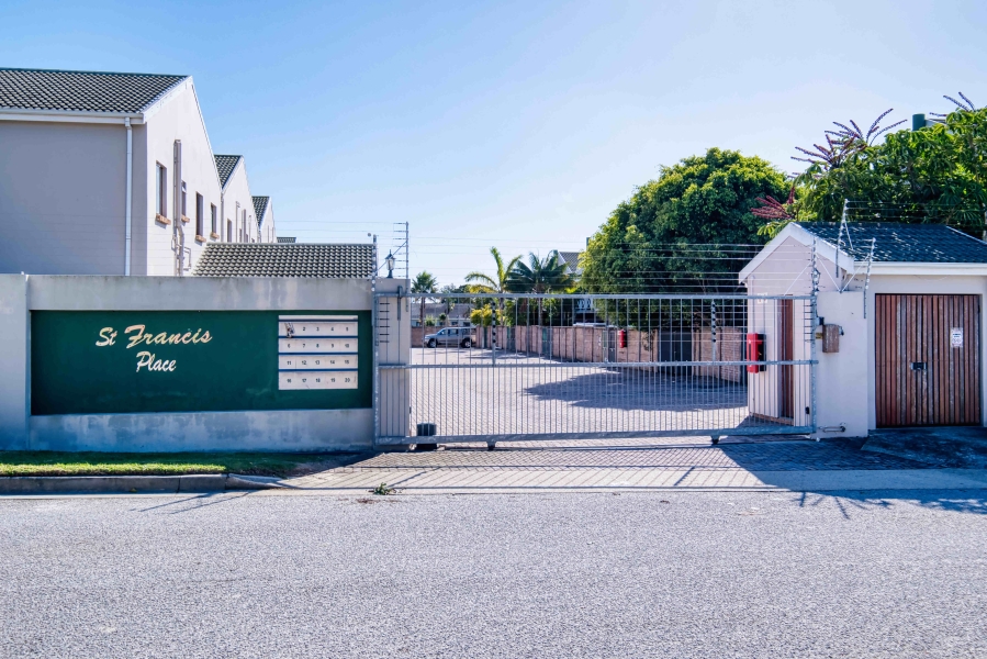 1 Bedroom Property for Sale in Charlo Eastern Cape